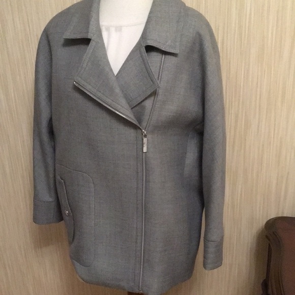 Spring/fall time jacket. Beautiful. - Picture 2 of 14